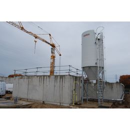 Silo sur pieds pour chaux éteinte