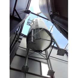 Installation d'un silo industrie au travers d'une charpente métallique